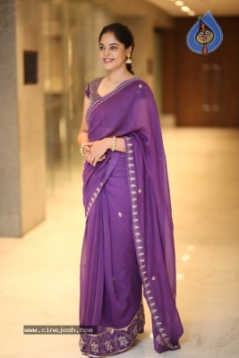 Bindu Madhavi Photos - 7 of 16