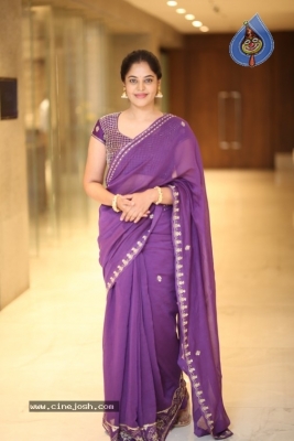 Bindu Madhavi Photos - 10 of 16