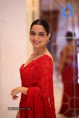 Ashika Ranganath Photos - 11 of 15