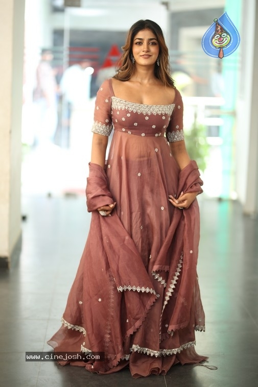 Dimple Hayathi Photos - 13 / 21 photos