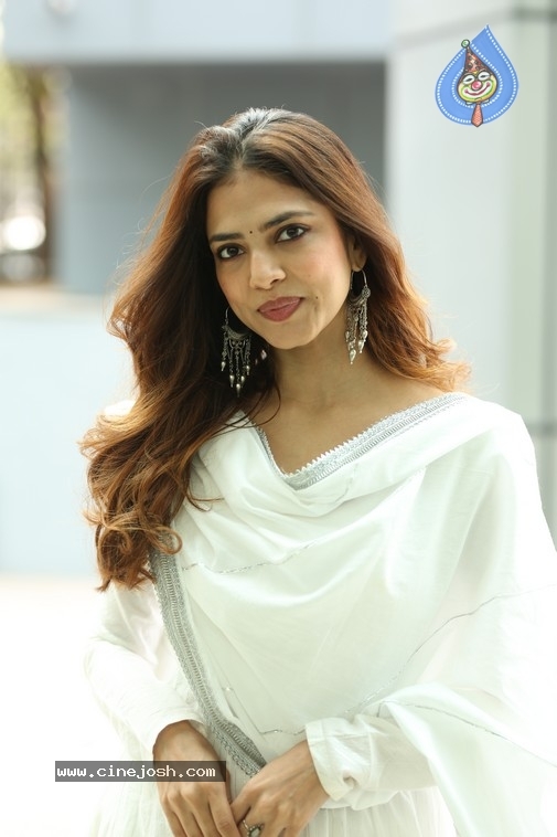 Malavika Mohanan Photos - 7 / 20 photos