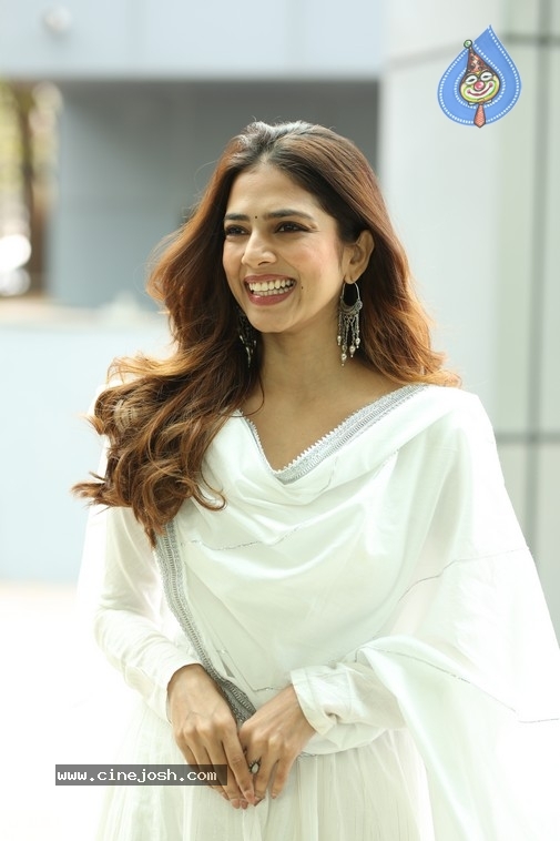 Malavika Mohanan Photos - 19 / 20 photos