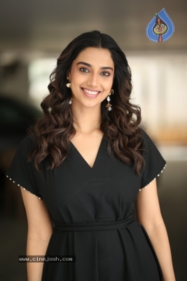 Meenakshi Chaudhary Photos - 15 of 20