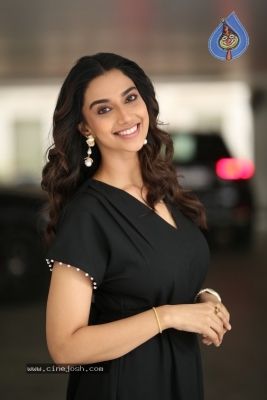 Meenakshi Chaudhary Photos - 20 of 20