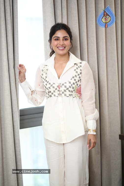 Samyuktha Photos - 11 / 16 photos