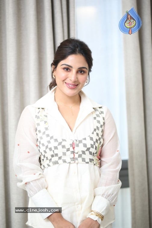 Samyuktha Photos - 15 / 16 photos