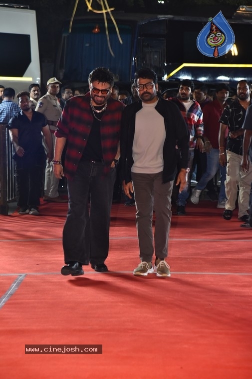 MSG Pre Release Event - 15 / 35 photos