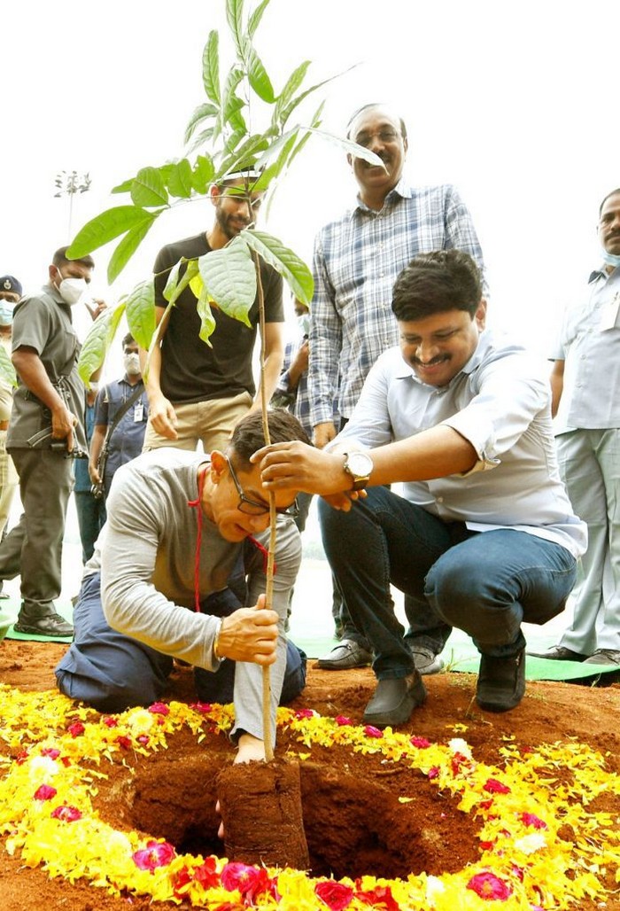 amir khan,naga chaitanya,participated,green india challenge