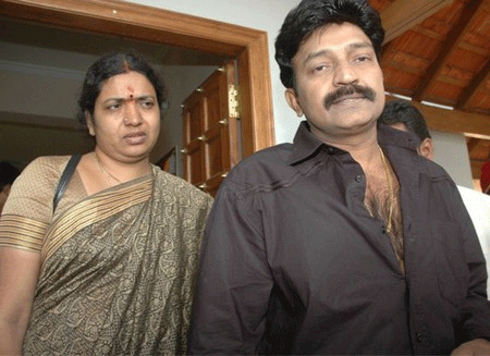 jeevitha,rajasekhar,chiranjeevi,prajarajyam,blood bank,banjara hills,sms,phone calls