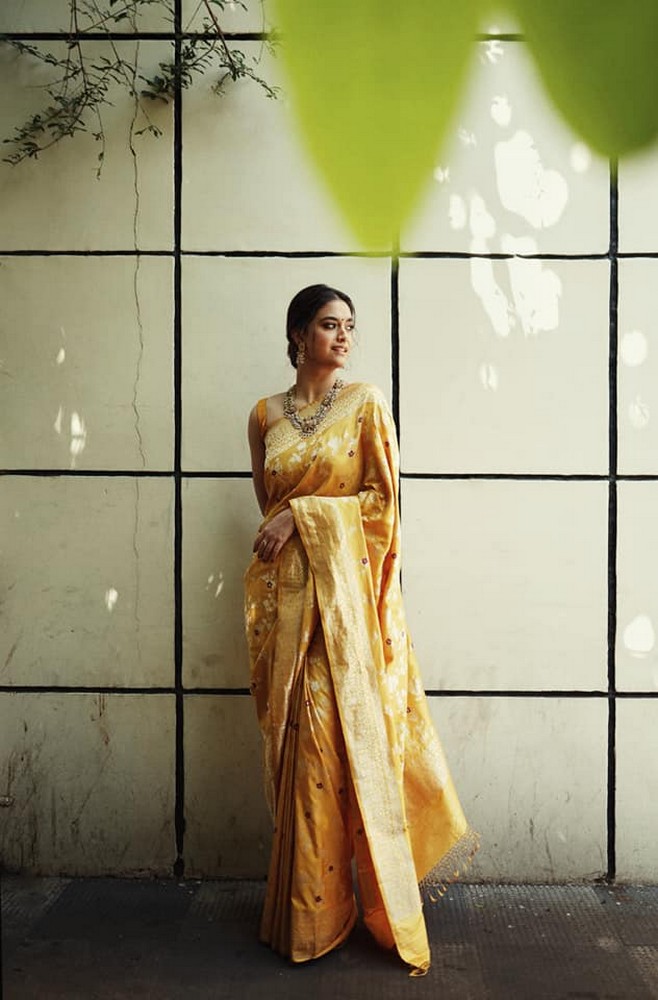 keerthy suresh,keerthy suresh saree look,keerthy suresh vintage look