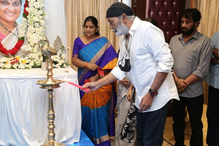 megastar chiru,uttej,uttej wife padmavathi,padmavathi condolence meet