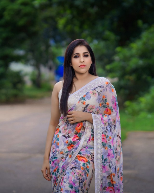 rashmi gautam,anchor rashmi gautam,rashmi gautam latest pics,rashmi gautam images